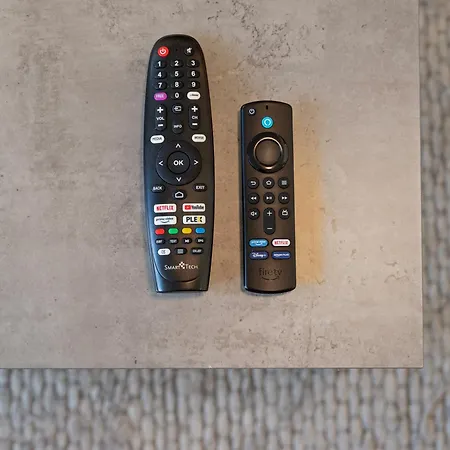 Backhome - L - Parkhaus - Fantastische Schlosslage - Smarttv - Waschmaschine - Netflix - 50qm - 24h Checkin- 1